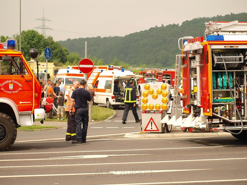 Schwerer Unfall mit Reisebus Lohmar Donrather Dreieck P176.JPG